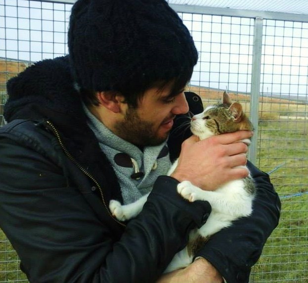 Foto de SUSO con su adoptante