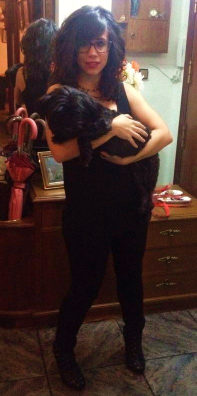 Foto de Nena con una de sus adoptantes